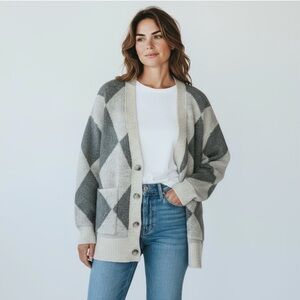 Abercrombie & Fitch Oversized Argyle Cardigan - Gray & Cream - Size Medium